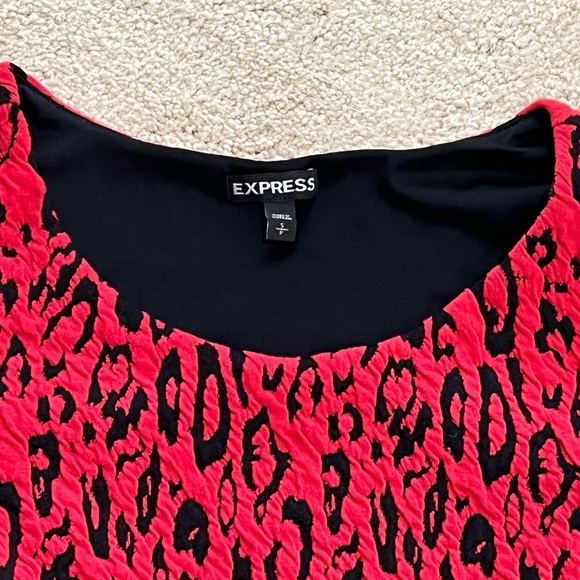 Express crop top! - Picture 2 of 2